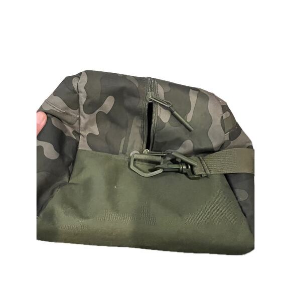 Champion 18"x10"x10" Green Camo Duffel Bag - Picture 6 of 6